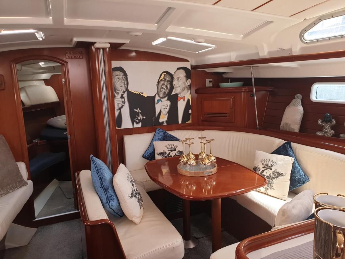 Luxury Yacht Stay "White Dove" Sleeps 6 Гибралтар Экстерьер фото