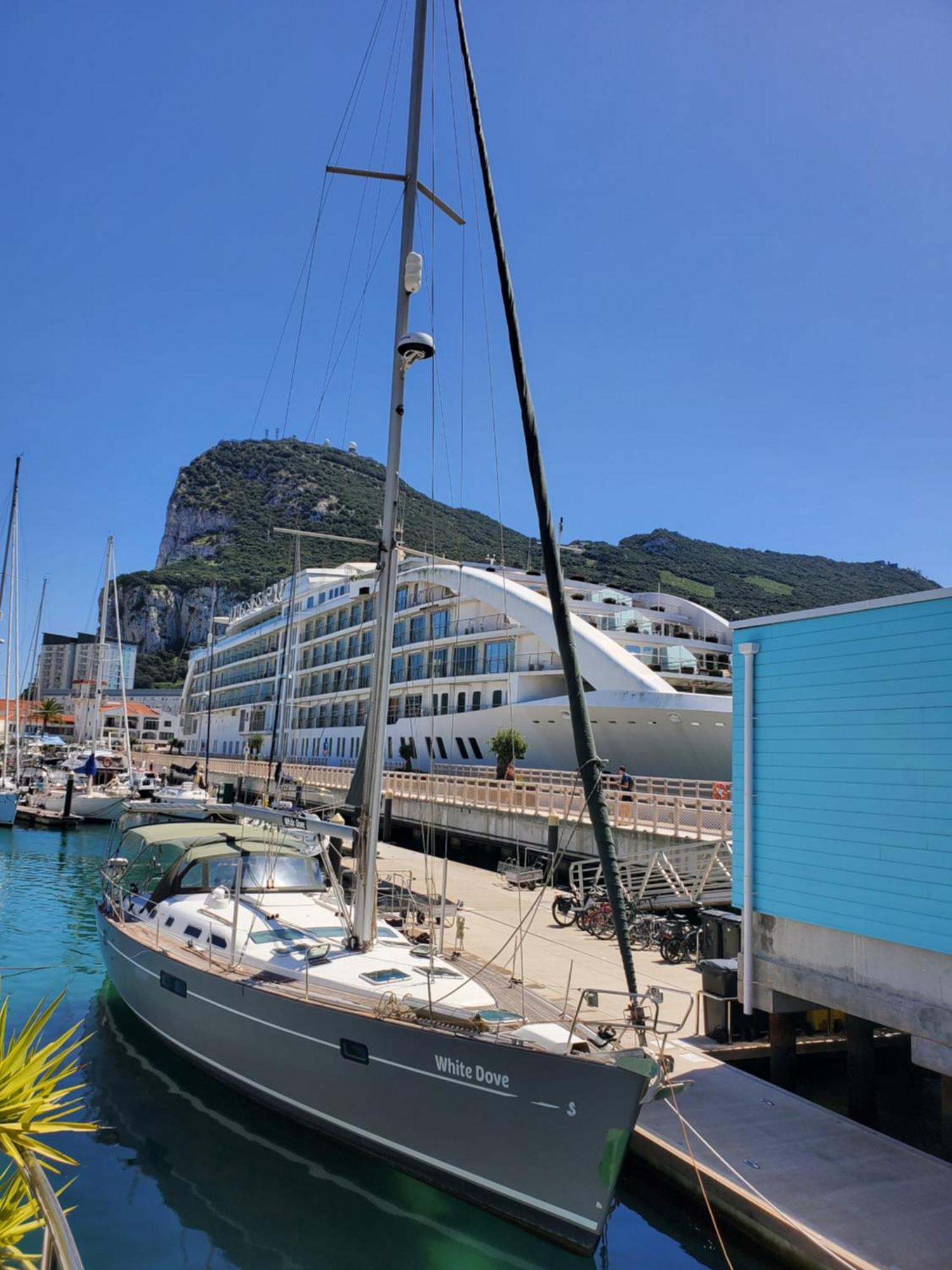 Luxury Yacht Stay "White Dove" Sleeps 6 Гибралтар Экстерьер фото
