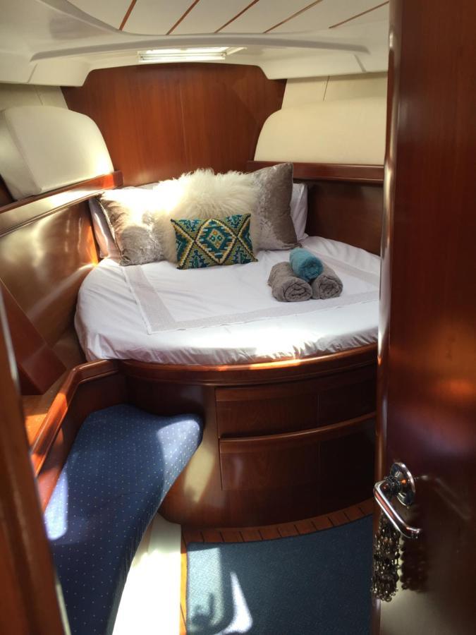 Luxury Yacht Stay "White Dove" Sleeps 6 Гибралтар Экстерьер фото